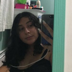 Meet your Posher, Roxana